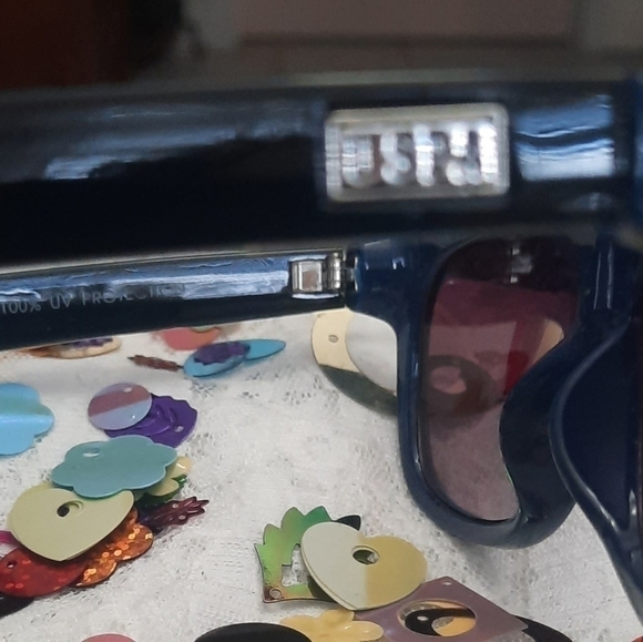 womens USPA Sunnies With Darker Blue Frames & Black Arms, no scratches! - Picture 4 of 9